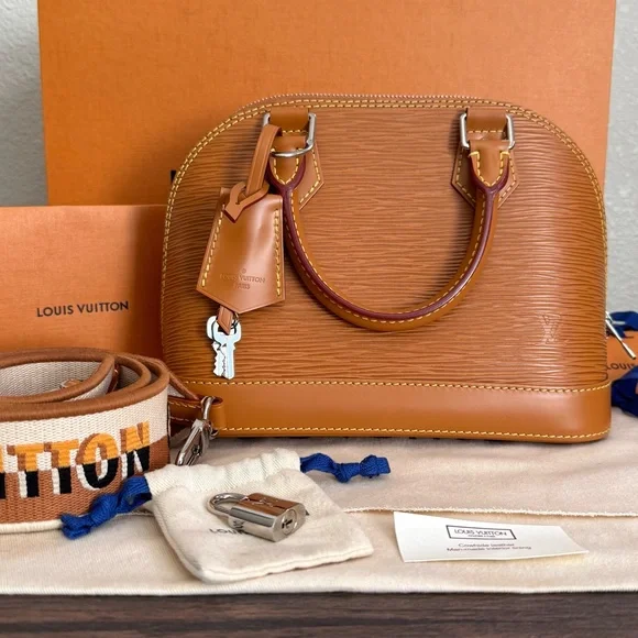 ❌SOLD❌LOUIS VUITTON Epi Leather Alma BB on Strap - Picture 1 of 10